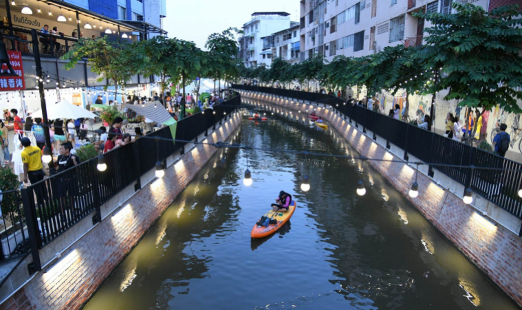 ถนนคนเดินคลองโอ่งอ่าง