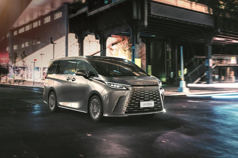 เปิดตัว The All-New Lexus LM
