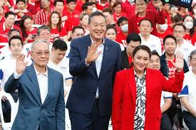 ภาพ นายเศรษฐา ทวีสิน และแคนดิเดตนายกรัฐมนตรีพรรคเพื่อไทย จากแฟ้ม
