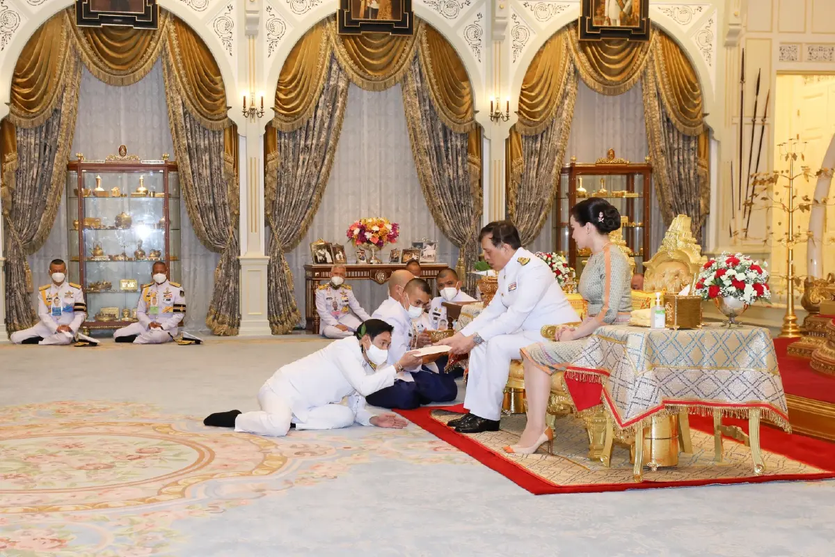 ในหลวง พระราชทานพระบรมราชวโรกาสให้ ทูตไทยเฝ้าฯ ในโอกาสที่จะเดินทางไปปฏิบัติหน้าที่