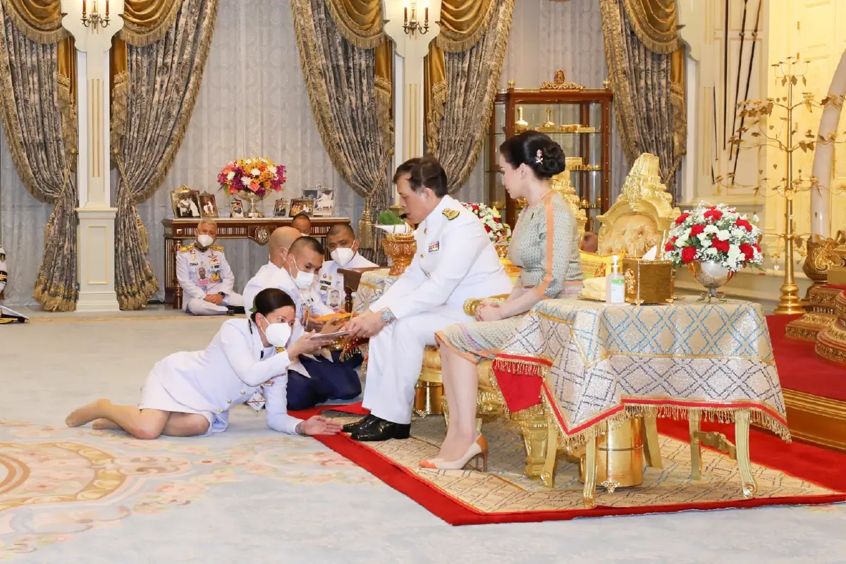 ในหลวง พระราชทานพระบรมราชวโรกาสให้ ทูตไทยเฝ้าฯ ในโอกาสที่จะเดินทางไปปฏิบัติหน้าที่