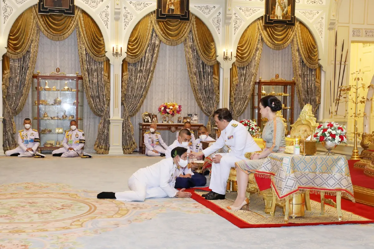 ในหลวง พระราชทานพระบรมราชวโรกาสให้ ทูตไทยเฝ้าฯ ในโอกาสที่จะเดินทางไปปฏิบัติหน้าที่