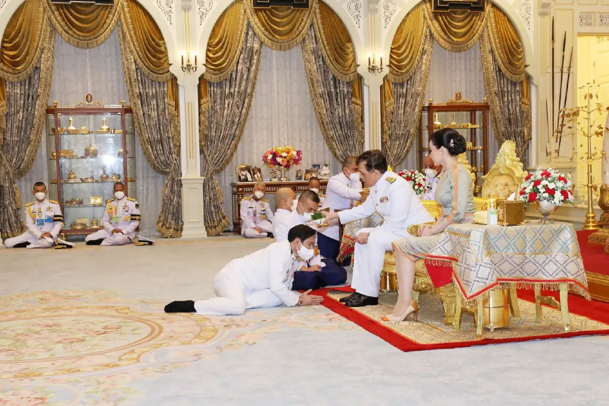 ในหลวง พระราชทานพระบรมราชวโรกาสให้ ทูตไทยเฝ้าฯ ในโอกาสที่จะเดินทางไปปฏิบัติหน้าที่